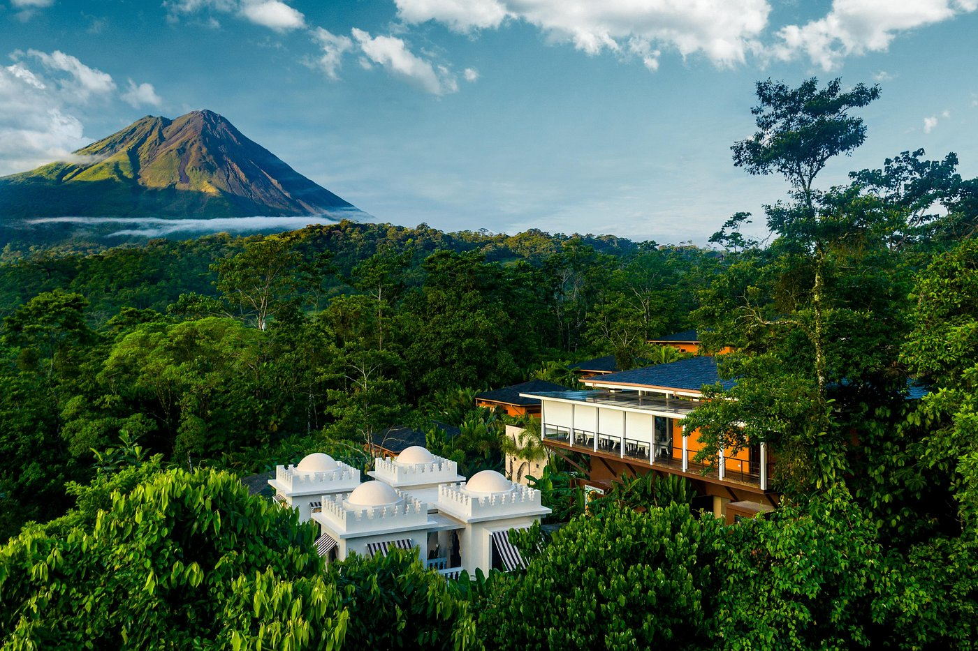 Eco-Luxury Resorts Leading Sustainability